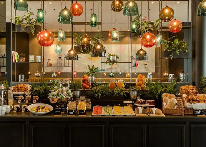 Motel One Koeln-Neumarkt